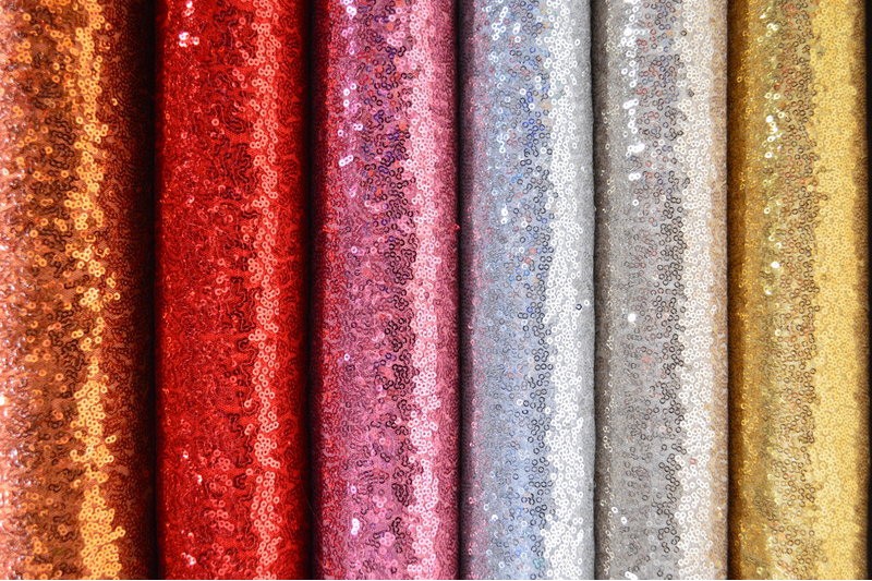 LIMEGRØN PAILLETSTOF – SMÅ 3–4 MM PAILLETTER & ENVEJS STRÆK