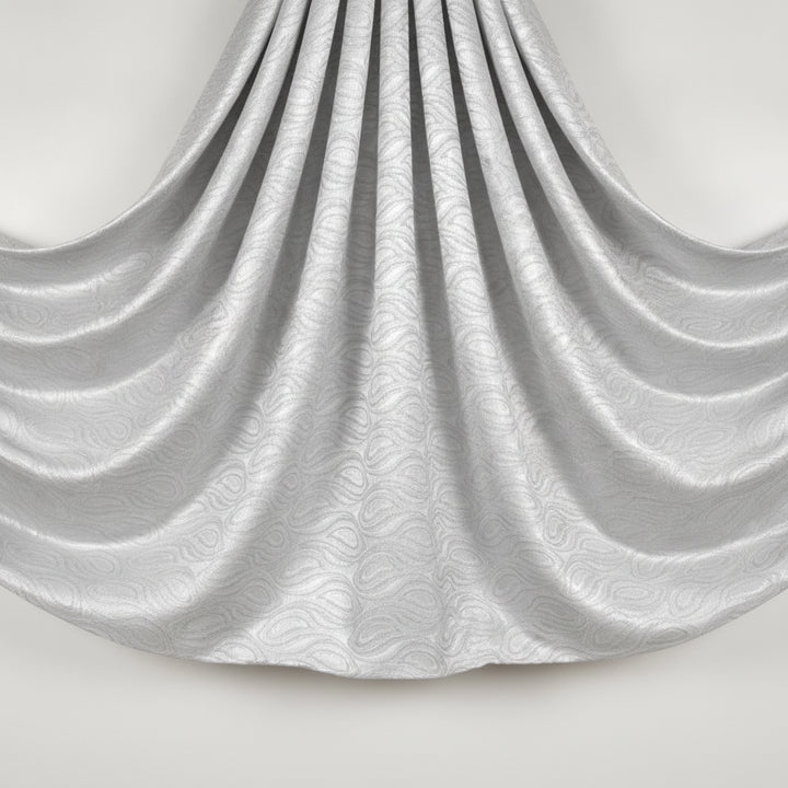 SØLV SATIN JACQUARD STOF MED DRÅBEMOTIV (billede 2 af 3)
