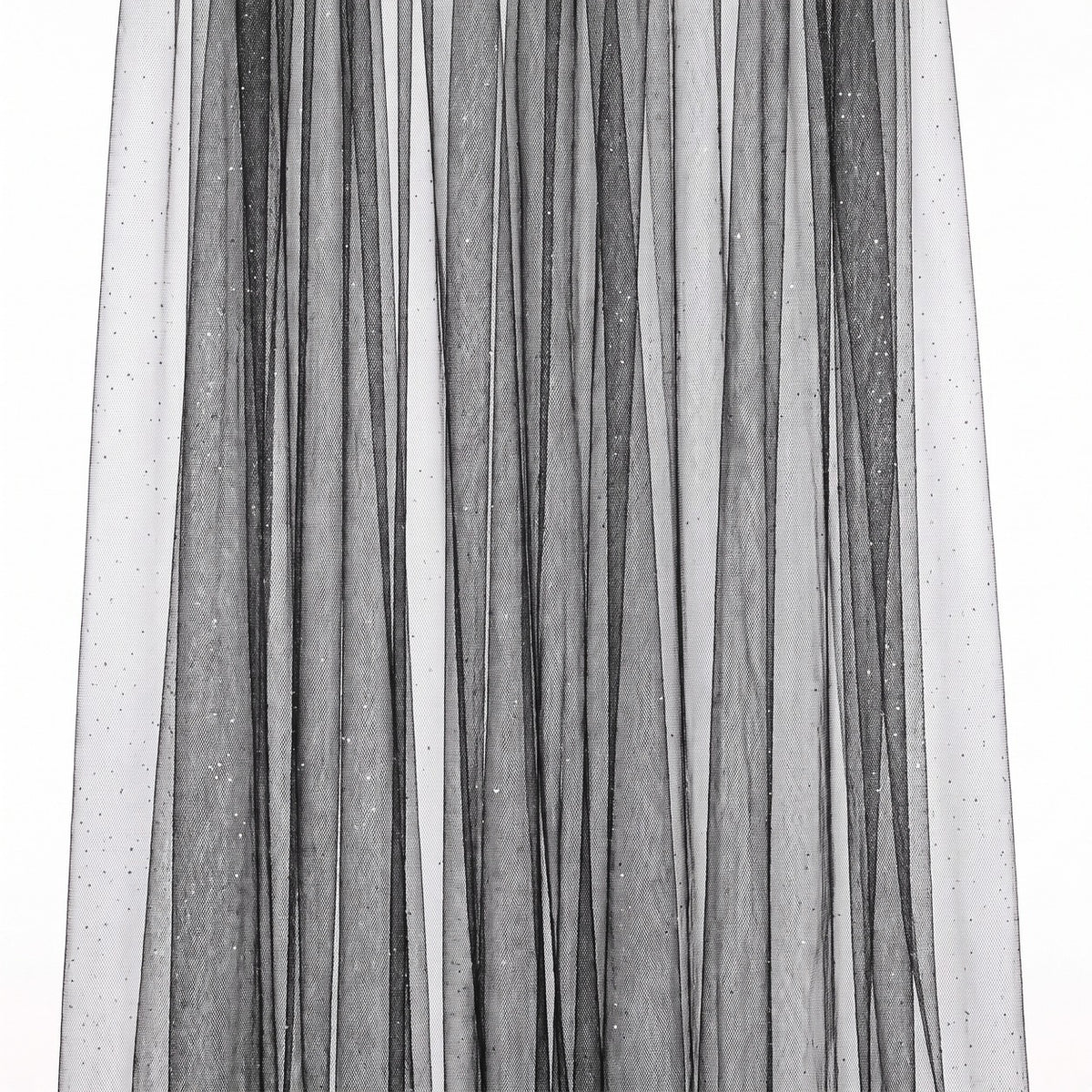 Sort glitter tyl med metallic — stoffet hængende og draperet, glitter fanger lyset