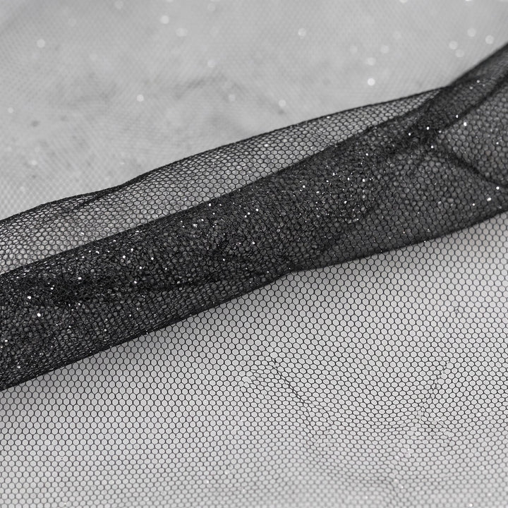 Sort glitter tyl med metallic — nærbillede af netstruktur og glitter