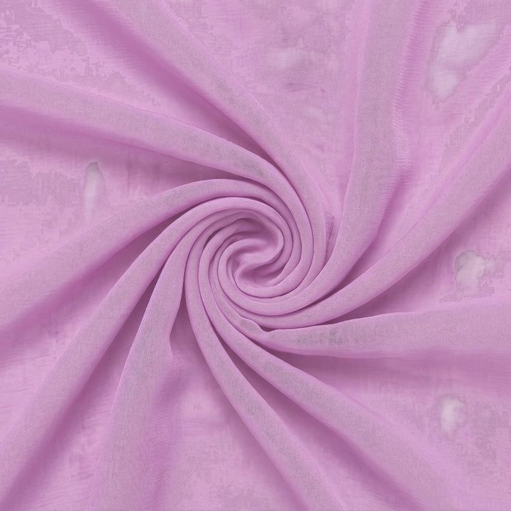 Støvet rosa silke chiffon – stoffet samlet i en blød swirl, med synlige mærker (billede 1 af 2)