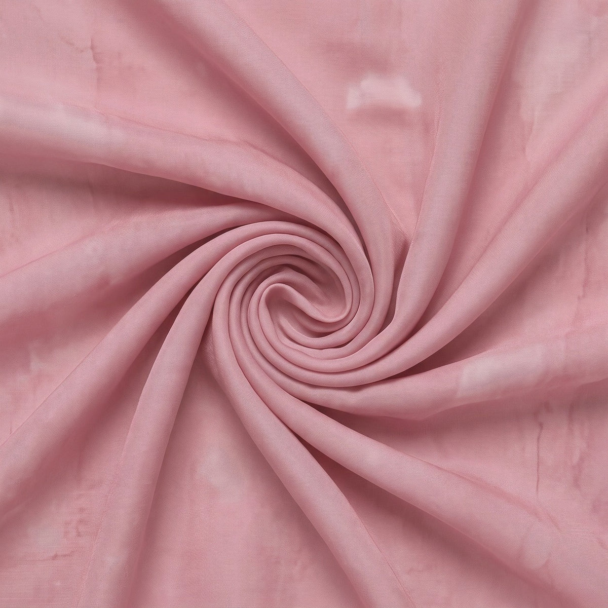 Støvet rosa silke chiffon – stoffet samlet i en blød swirl (billede 1 af 3)