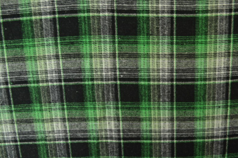 SORT OG GRØN SKOTSKTERNET TARTAN FLANNEL (reststof - 46 cm)