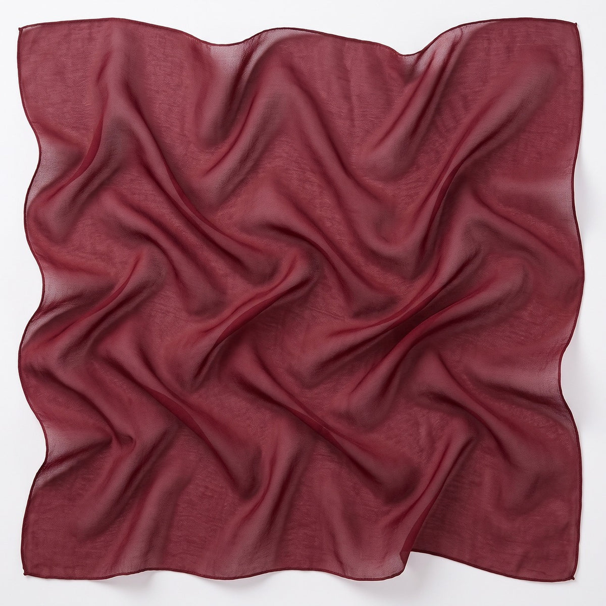 Vinrødt silke chiffon stof – stofstykke med bløde folder