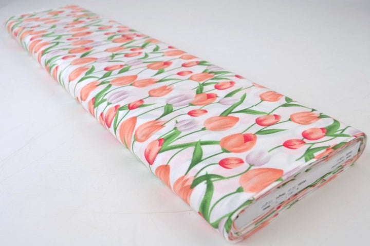 HVIDT VISKOSE STOF MED TULIPAN PRINT – LET FALD & ELEGANT MAT GLANS