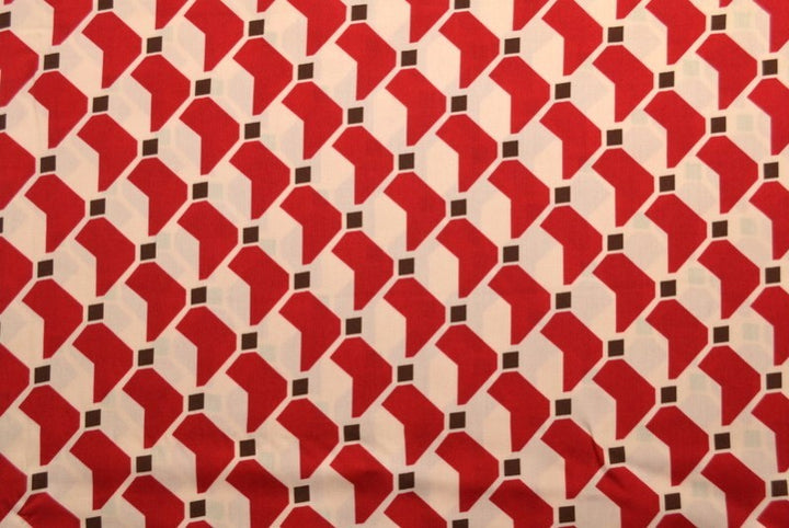 RÅHVIDT VISKOSE STOF MED RØDT GEOMETRISK PRINT – LET FALD & ELEGANT MAT GLANS