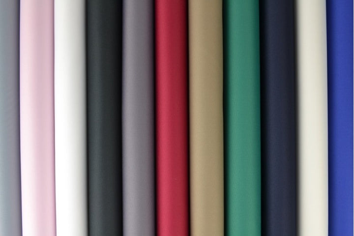 LYSERØD VANDTÆT CANVAS – KRAFTIG, SLIDSTÆRK & LET AT RENGØRE