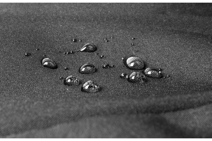 LYSERØD VANDTÆT CANVAS – KRAFTIG, SLIDSTÆRK & LET AT RENGØRE