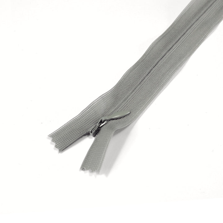 SØLVGRÅ USYNLIG LYNLÅS 4 MM