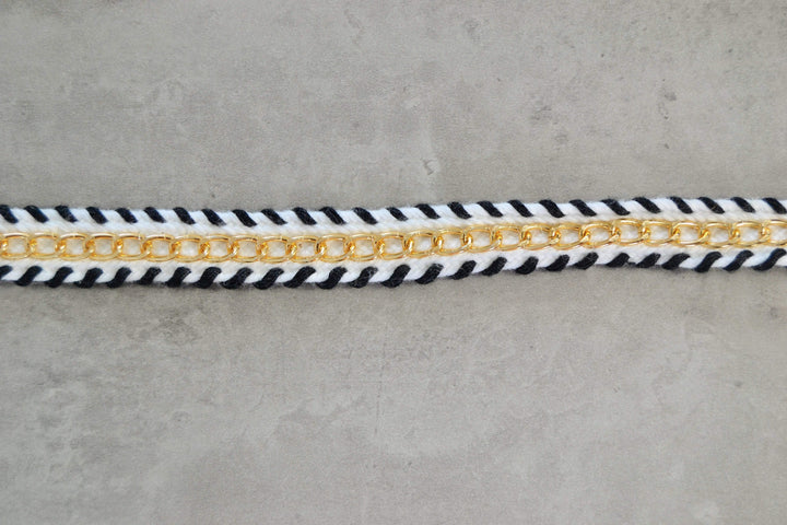SORT OG HVID BÅND MED GULD KÆDE 20MM